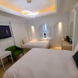 Hotel Charis